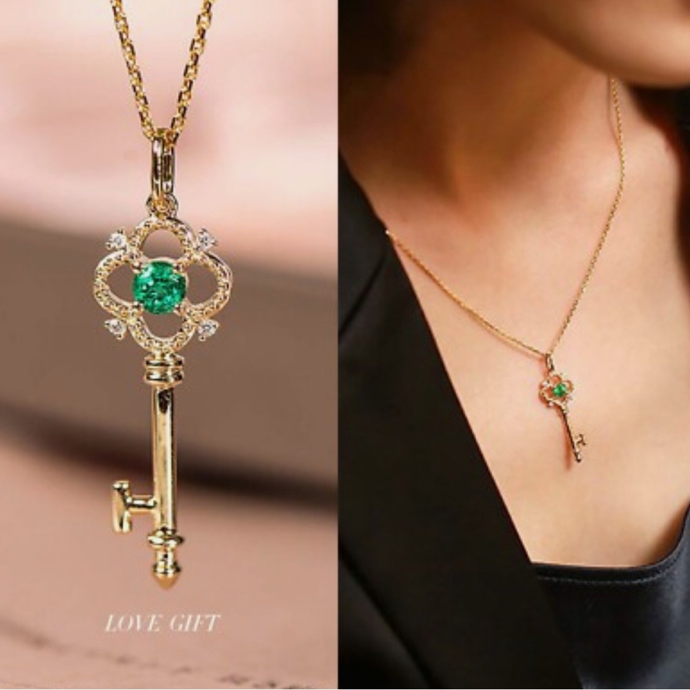 S925 Sterling Silver and Gold Plated Green CZ Key Pendant Necklace. New. - Picture 3 of 10
